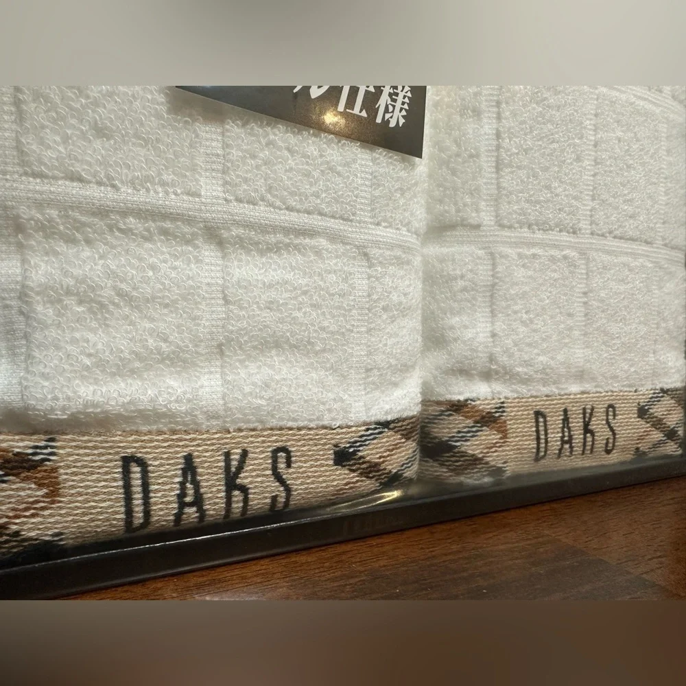 🎁Daks London Towel Set - - Set of 2- Cream & Heather Taupe NIB